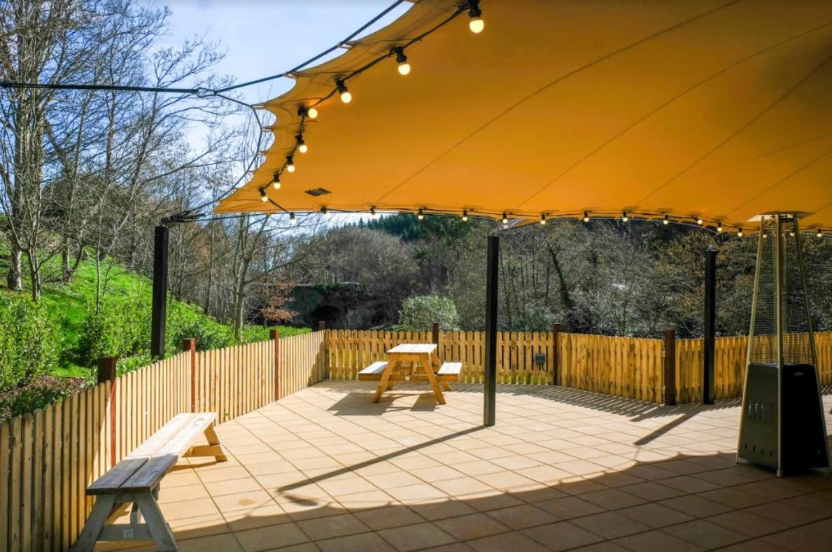 Woodenbridge Hotel エクステリア 写真
