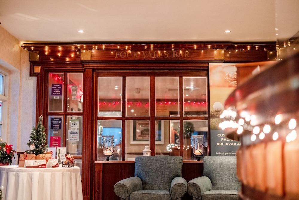 Woodenbridge Hotel エクステリア 写真