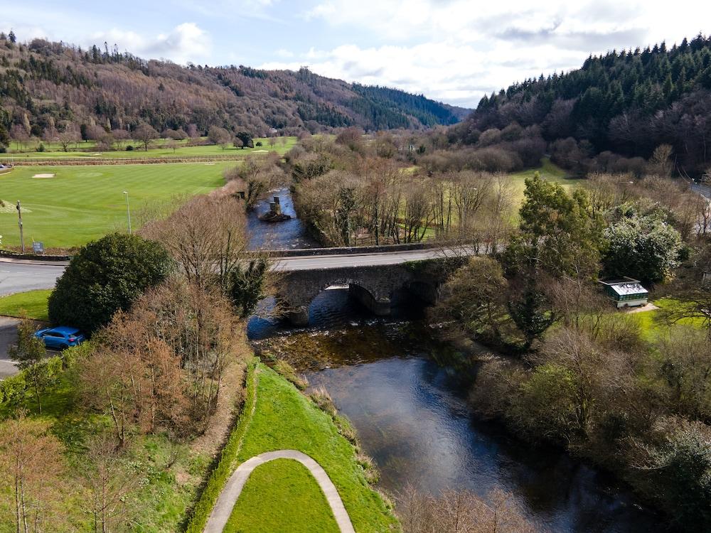 Woodenbridge Hotel エクステリア 写真